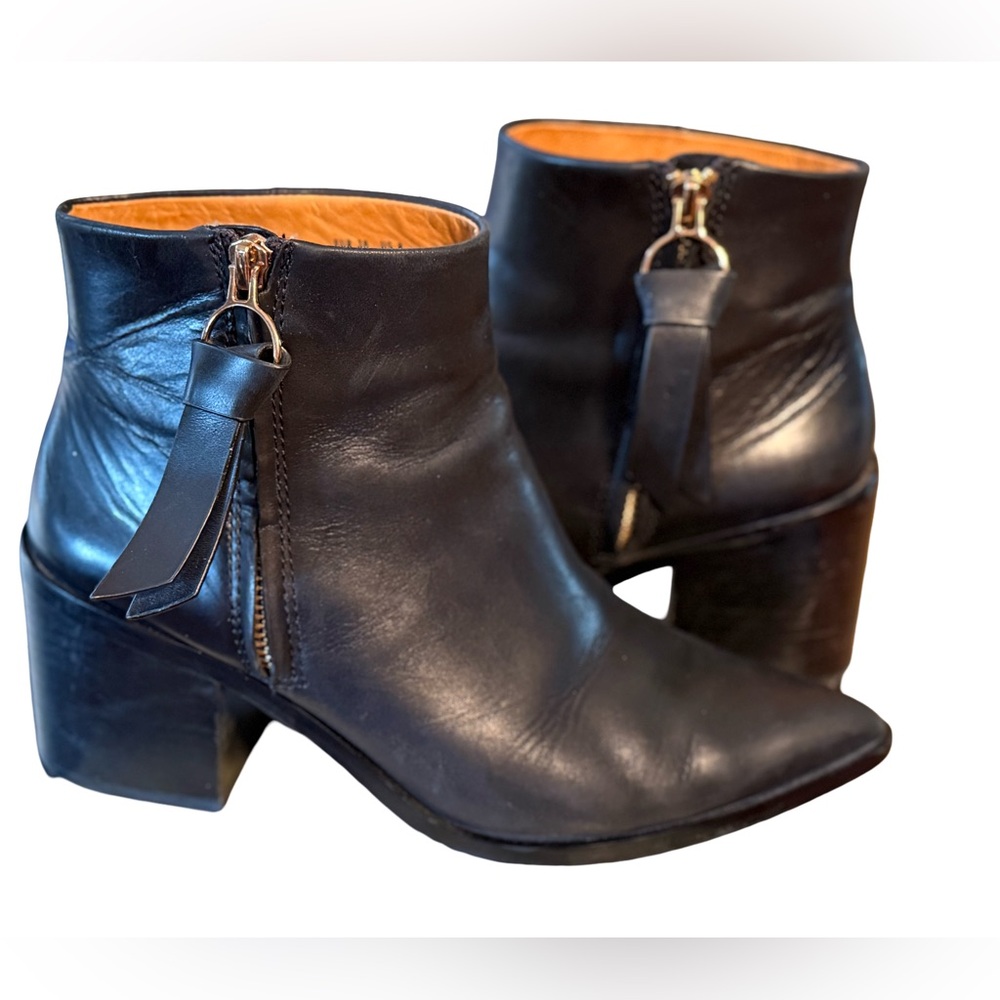 & Other Stories  EUC  EUR 38  US 8 Black Leather Pointed Toe Ankle Boots (SH010) - Picture 2 of 10